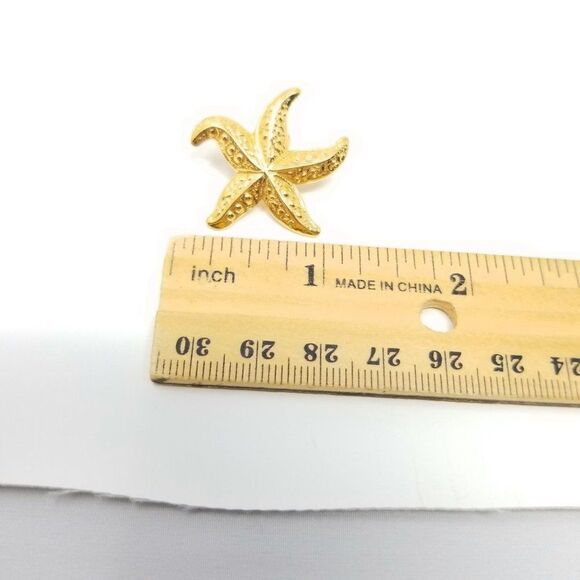 Vintage Starfish Gold Tone Post Earrings, Retro Beach Theme Studs, Estate - Picture 6 of 6